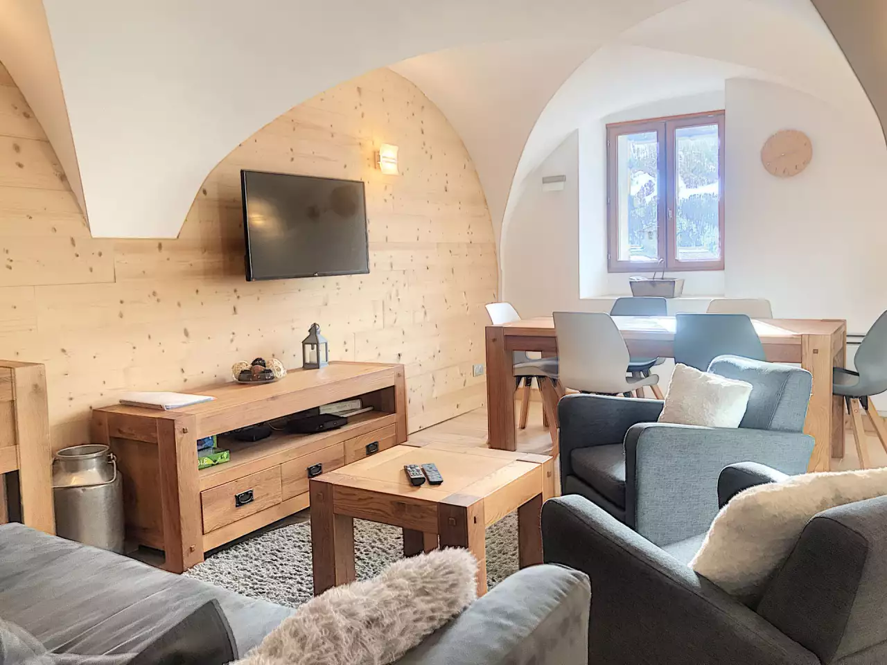 Rare and authentic vaulted-ceilings apartment