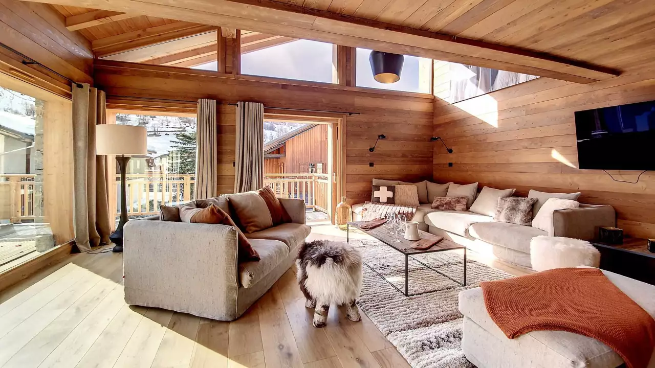 Luxury chalet  In the lovely hamlet of Bettaix  Walking distance to the skilift
