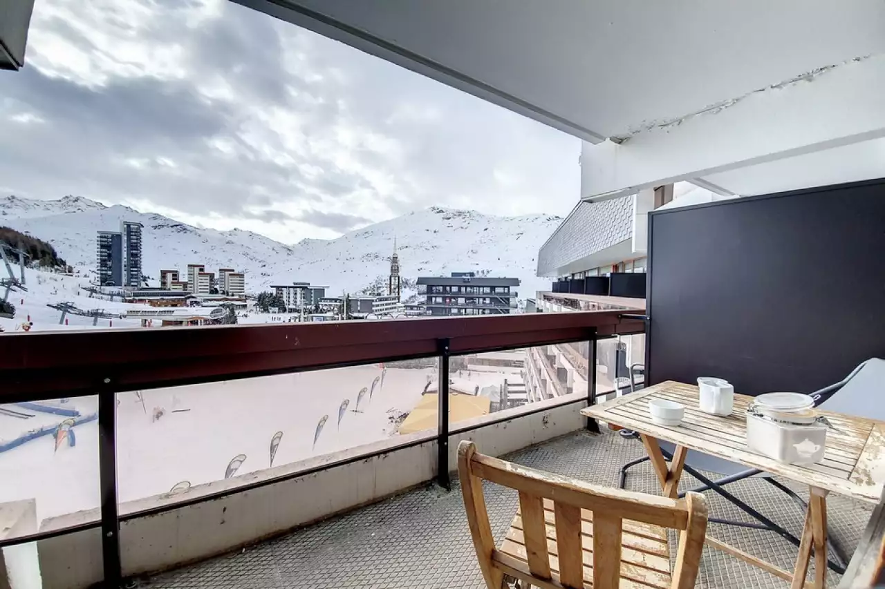 Bright studio  Direct access to the slopes  South balcony